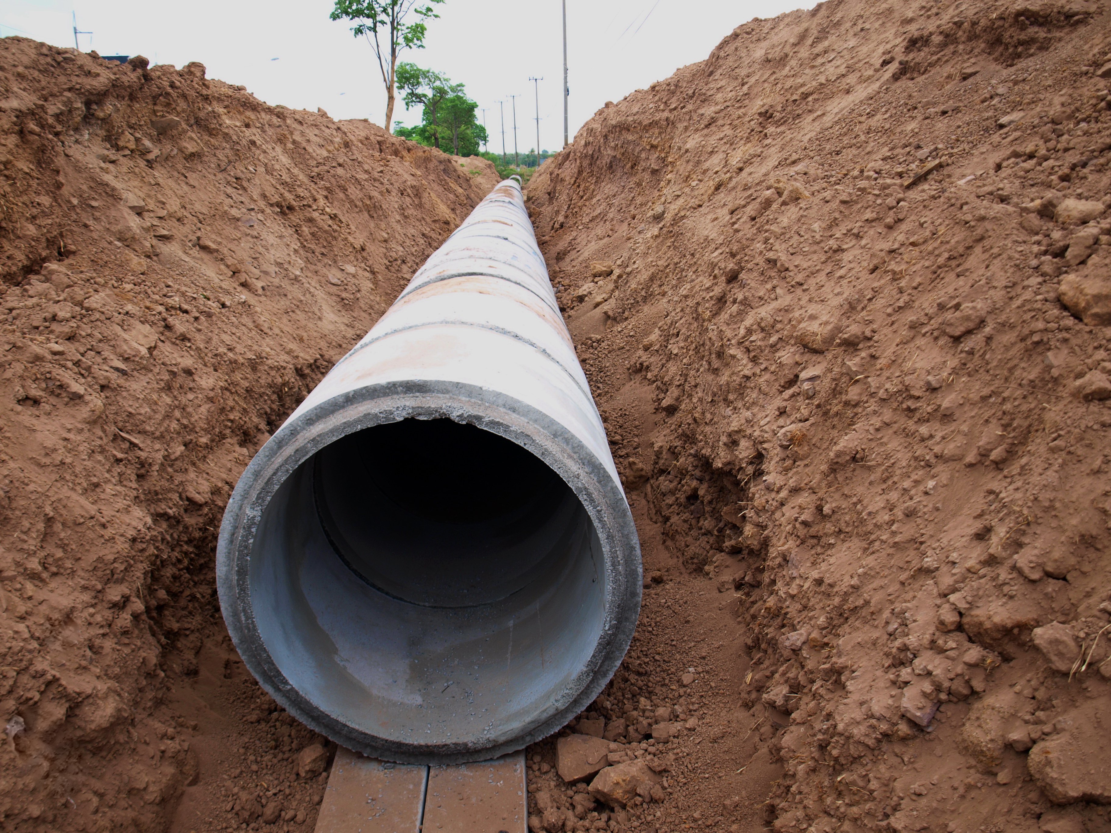 Clogged pipe photo does not show US water system